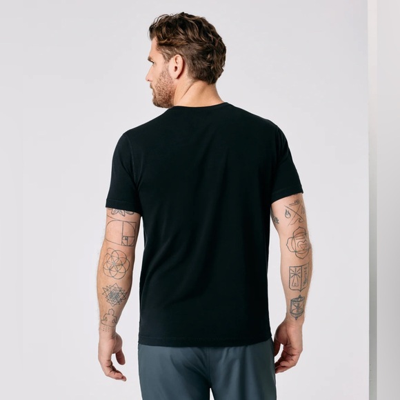 Vuori Men’s “Tuvalu” Tee Ultrasoft Pima Cotton T-Shirt (M) *BESTSELLER* - Picture 2 of 8